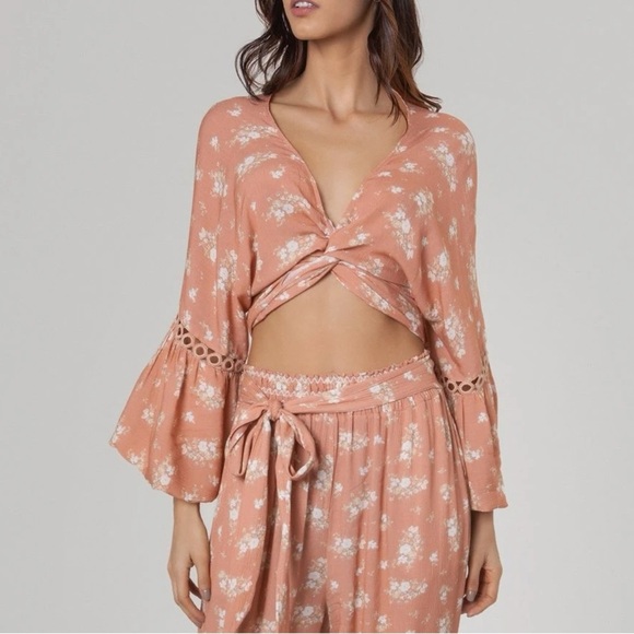 Agua Bendita Resort Angie Manila Floral Print Cropped Tie Bell Sleeve Top NWT S - Picture 3 of 12